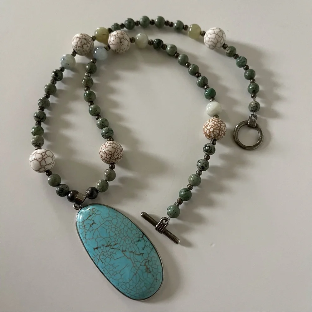 Southwestern Style Natural Stone Beaded Pendant Necklace